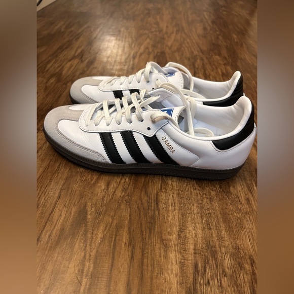 Adidas White and Black Samba Sneakers. Youth size 7. Women’s size 8.5 - Picture 3 of 7